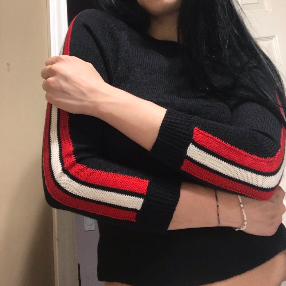 Black knitted striped sweater ❤️